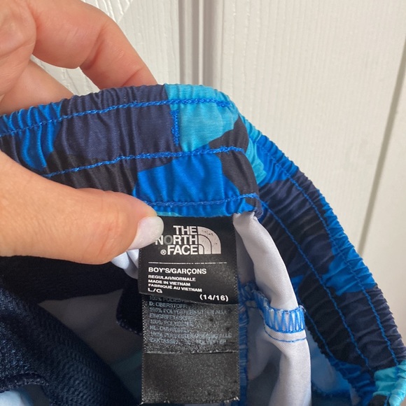 The North Face boys swimwear size L(14-16), multi blue in color - Picture 4 of 8